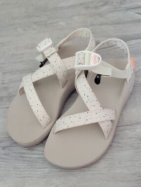 Women's Confetti Cream Chacos Size 6